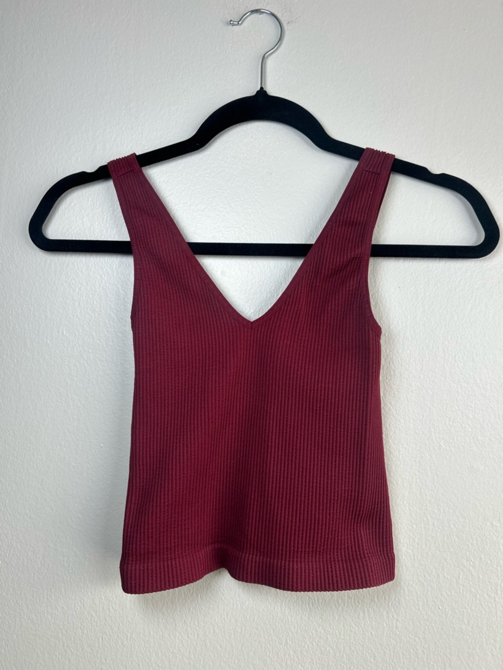 Ribbed V-Neck Tank Top - Burgundy